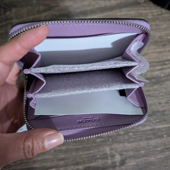 ๐ Coach Purple Floral Print Wallet - Picture 3 of 7